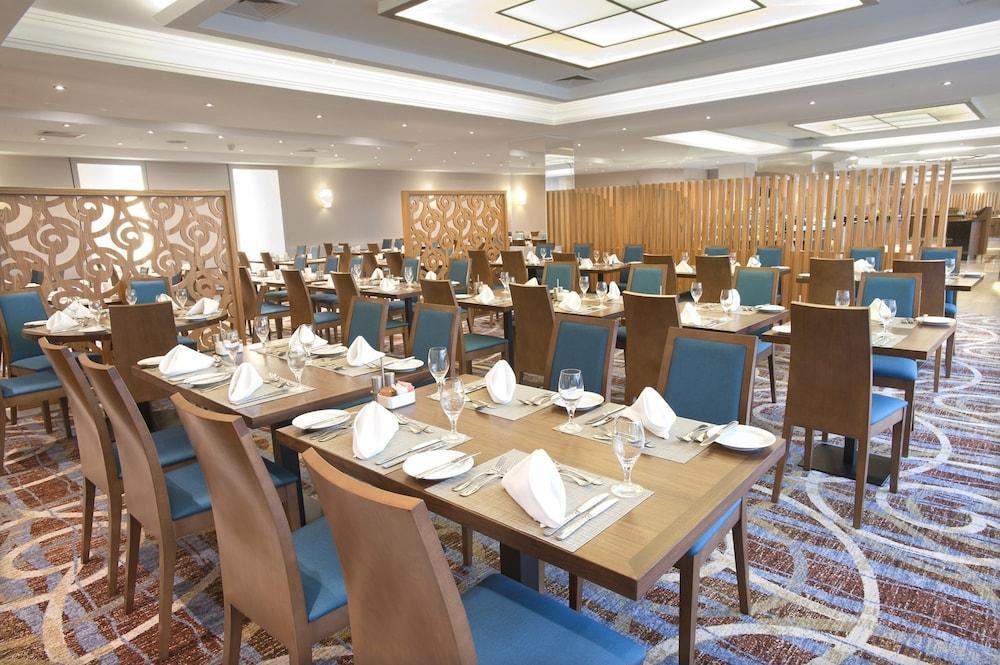 Hilton Otel 5*